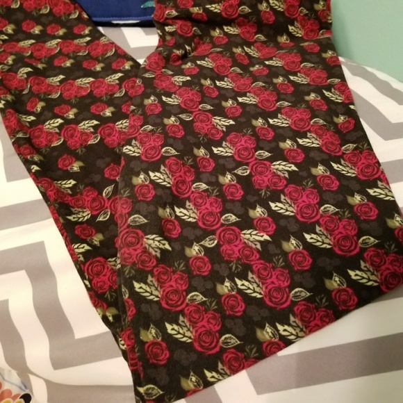 LuLaRoe Pants - Lularoe OS Disney Leggings